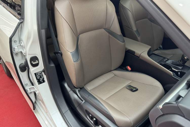 Used Lexus ES 2023 200 Excellence Edition Interior 9