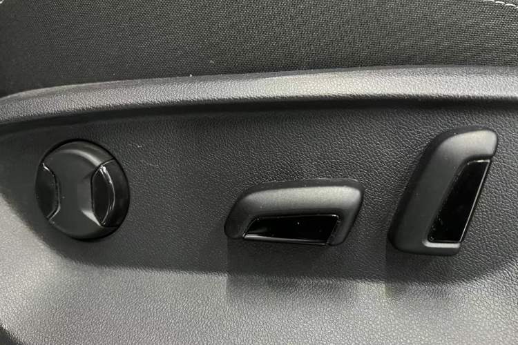 Used Volkswagen Tayron 2023 280TSI Two-Wheel-Drive Luxury Plus Advanced Version