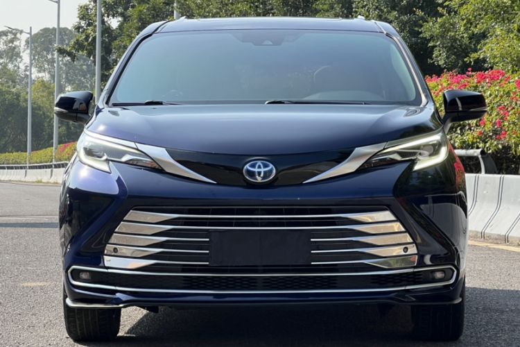 Used Toyota Sienna 2021 2.5L Hybrid Ultimate Edition