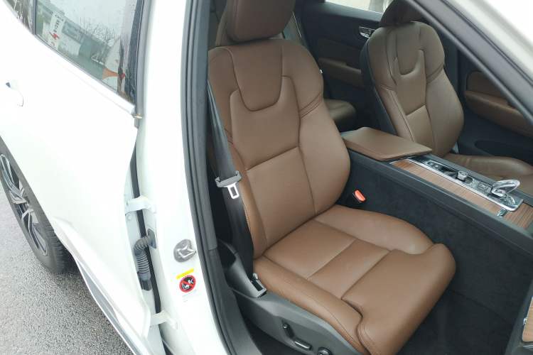 Used Volvo XC60 2025 B5 Four-Wheel Drive Smart & Advanced Luxury Edition