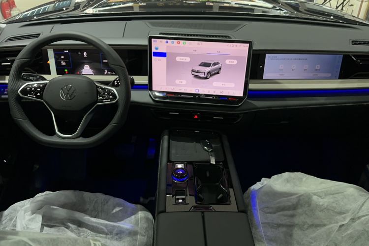 Used Volkswagen Teramont 2025 Tiguan Pro 450TSI 4Motion Crosswind Edition
