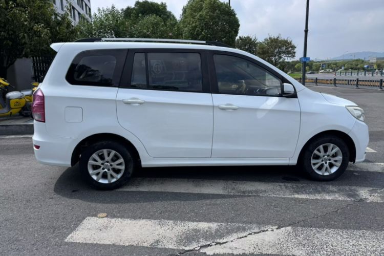 Used Jinbei 750 2015 1.5L Deluxe Model
