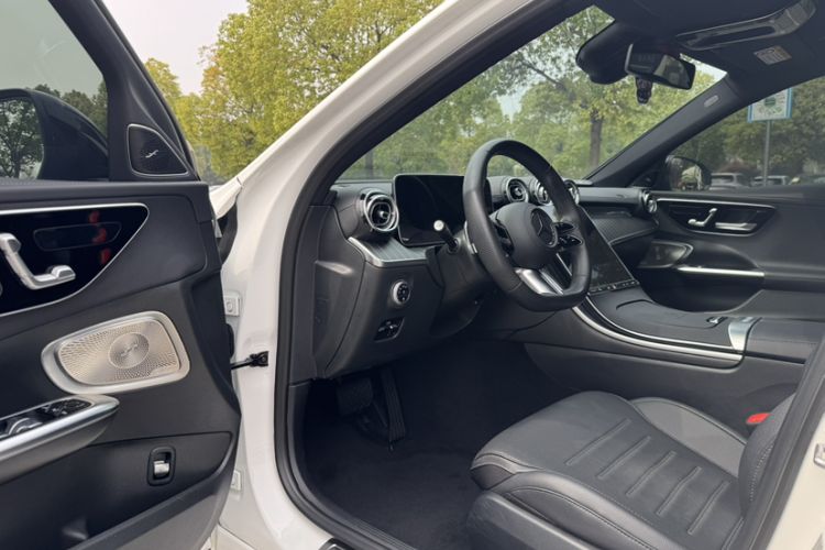 Used Mercedes-Benz C-Class 2024 C 260 L Brilliant Night Sports Edition Interior 9