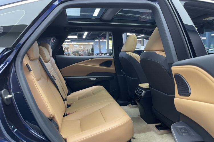 Used Lexus RX 2023 350h Two-Wheel Drive Comfort Edition Interior 3