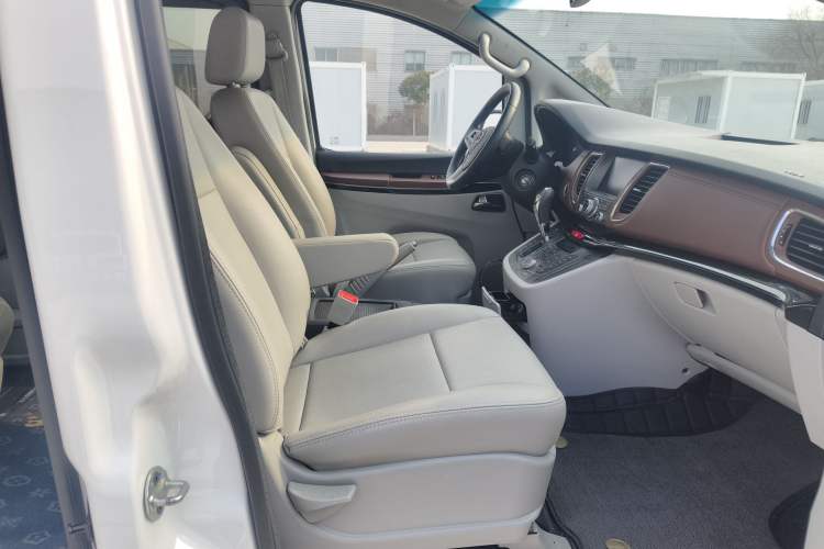 Used JAC Refine M5 2017 2.0T Gasoline Dual-Clutch Business Edition
