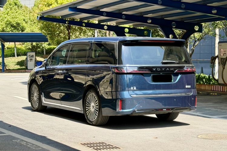 Used VOYAH Dream 2025 PHEV Four-Wheel Drive Excellence Kunpeng Edition