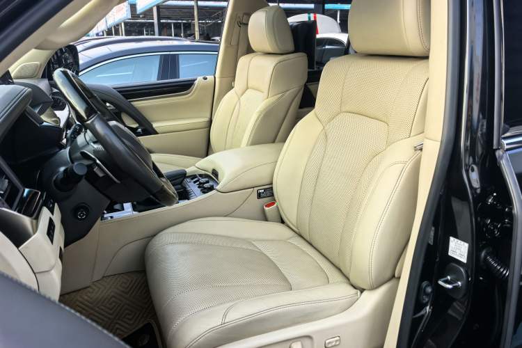 Used Lexus LX 2017 570 Dynamic Luxury Edition
