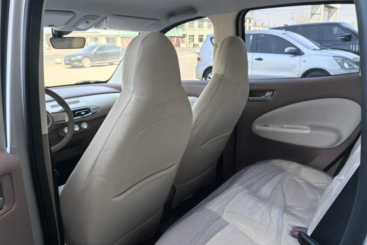 Used Wuling Hongguang MINIEV 2025 Four-Door Version Advanced Edition Interior 2