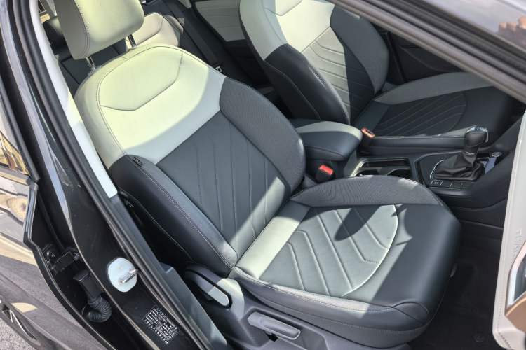 Used Volkswagen Tharu 2024 300TSI Two-Wheel-Drive Moonlight Edition