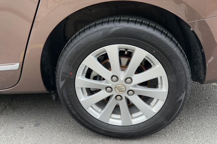 Used Buick GL8 2018 28T Luxury Model China VI Standard Exterior 1