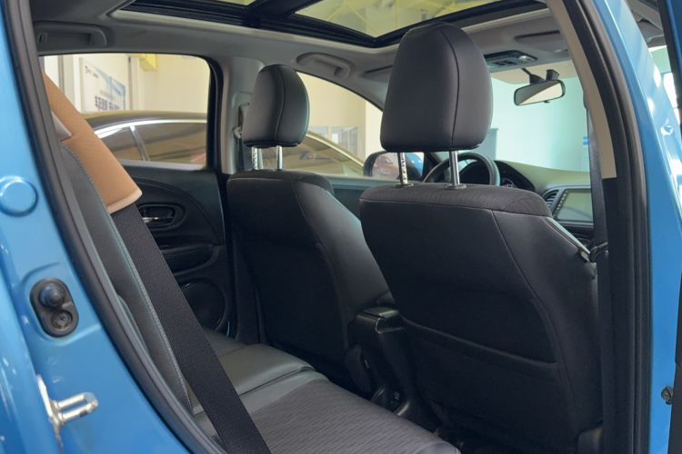 Used Honda Vezel 2019 1.5L CVT Luxury Model China VI Interior 4