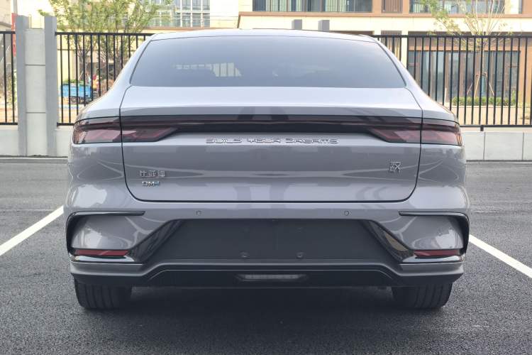 Used BYD Han 2025 DM-i 125KM Prestige Model Exterior 5