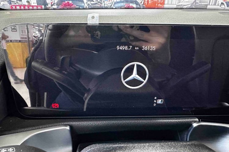 Used Mercedes-Benz GLB 2023 Refreshed GLB 200 Dynamic Edition Odometer Close Up