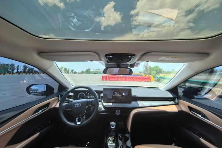 Used Toyota Camry 2024 Dual-Motor 2.0 HG Premium Edition
