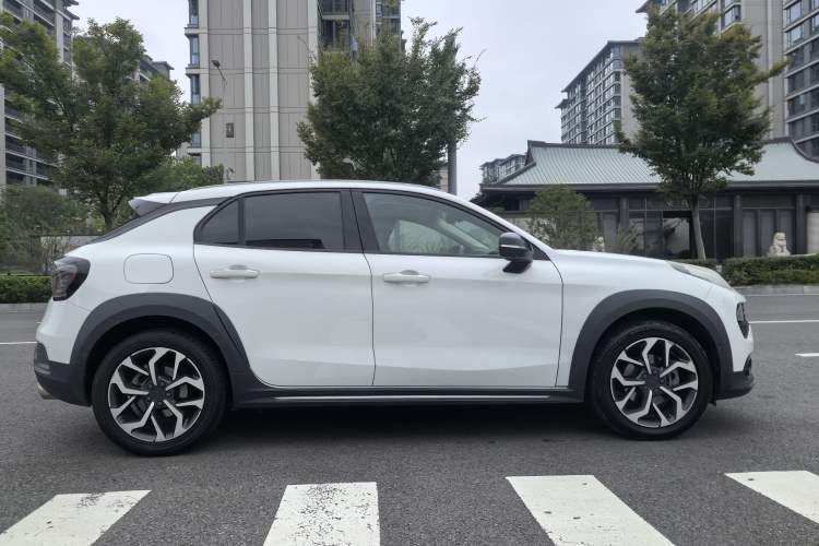 Used Lynk & Co 02 2018 1.5T DCT Two-Wheel Drive Pro Version China V Emission Standard
