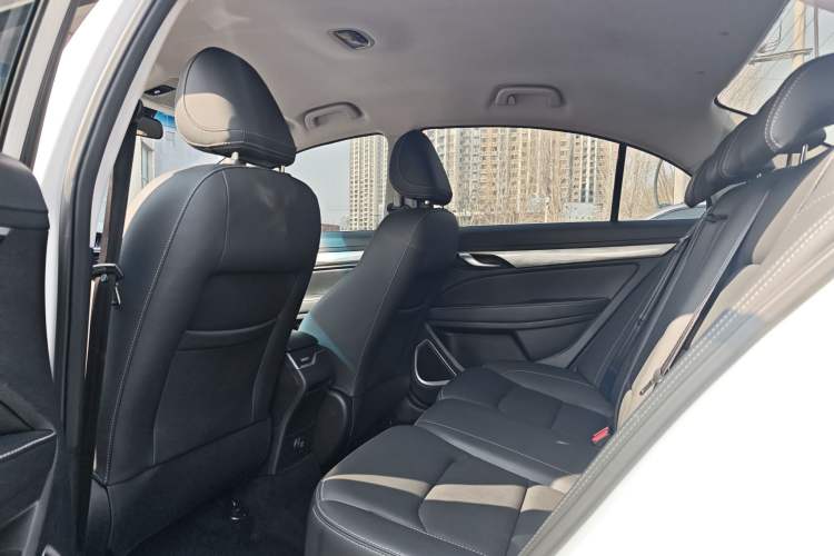 Used Geely Auto Emgrand 2019 Leading Edition 1.5L Manual Luxury Model China V Standard