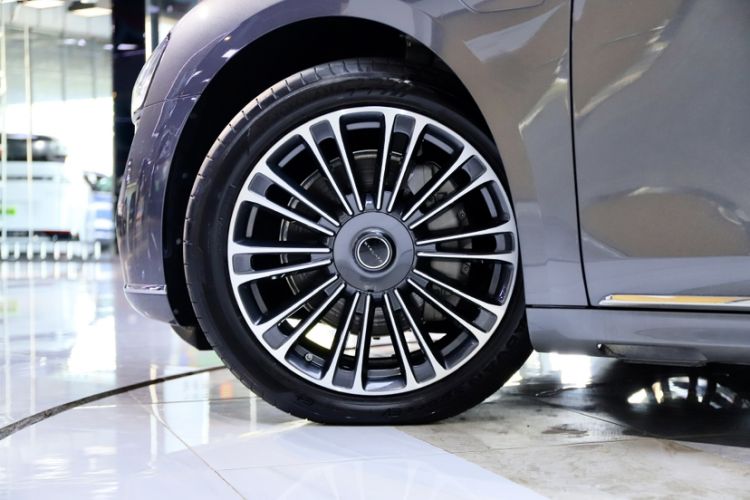 Used Hima Stelato S9 2024 All-Electric Max Rear-Drive Long-Range Version
