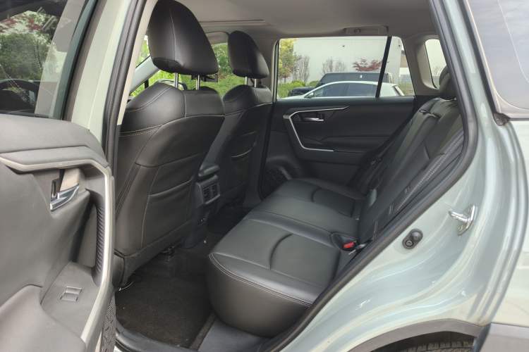 Used Toyota RAV4 2020 2.0L CVT 4x4 Trend Edition Interior 2