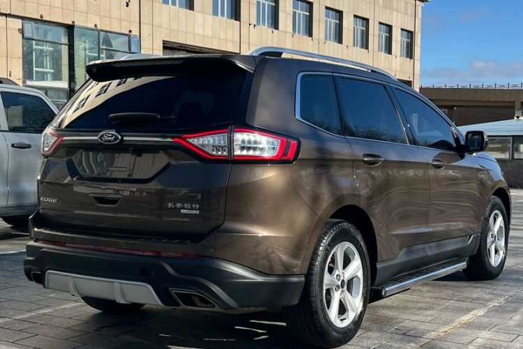 Used Ford Edge 2016 EcoBoost 245 Two-Wheel-Drive Titanium 5-Seater Exterior 3