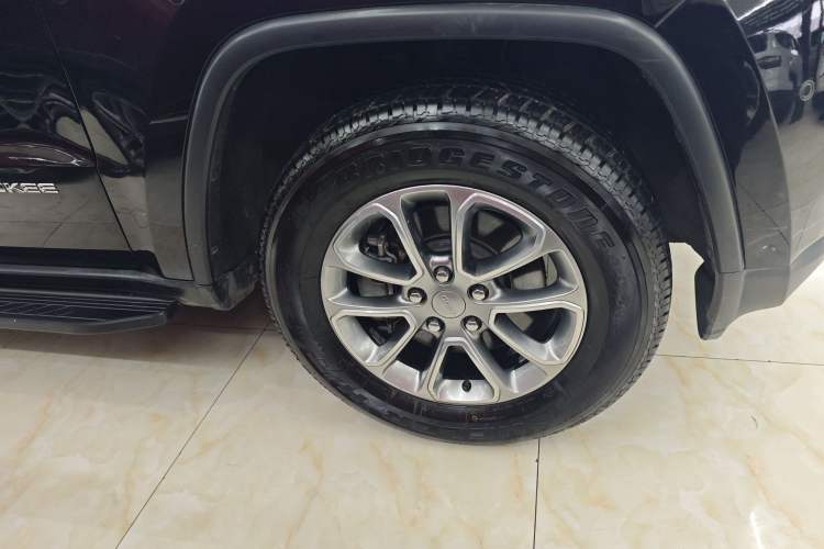 Used Jeep Grand Cherokee 2014 3.6L Elite Navigation Edition