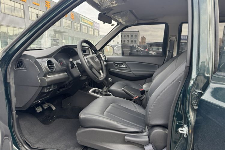 Used Dongfeng Ruichi 2023 2.4T Diesel Two-Wheel Drive Business Edition Long Cargo Bed YCY24165-61
