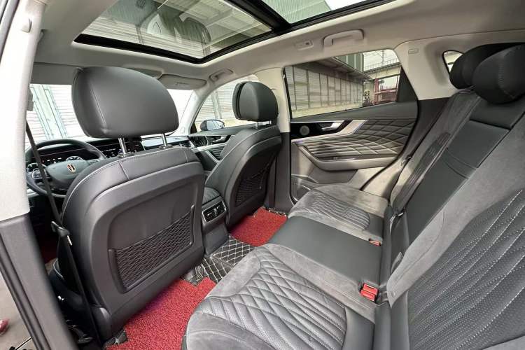 Used Hongqi HS5 2022 Facelifted Version 2.0T Smart Connect Flagship All-Wheel-Drive Edition
