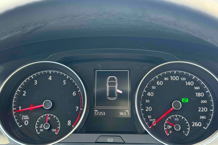 Used Volkswagen Golf 2020 Zhiai Edition 280TSI DSG Comfort Model Odometer Close Up