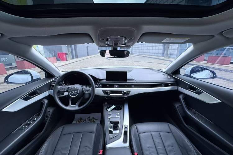 Used Audi A4L 2019 40 TFSI Fashion Version China V