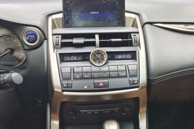 Used Lexus NX 2015 300h All-Wheel-Drive Fēngzhì Edition