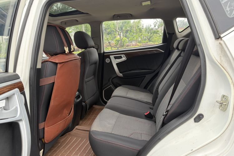 Used Geely Auto GX7 2015 Sports Edition 2.0L Automatic Luxury Upgrade Version China V Standard