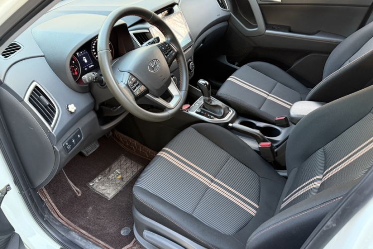 Used Hyundai ix25 2016 1.6T Dual-Clutch Two-Wheel Drive Smart GLS Model
