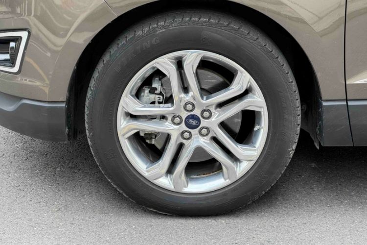 Used Ford Edge 2015 2.0T GTDi Two-Wheel-Drive High-Line Version