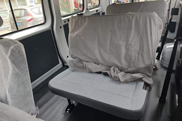 Used Wuling Yangguang 2025 Model 400km Bus Edition—Comfort Edition