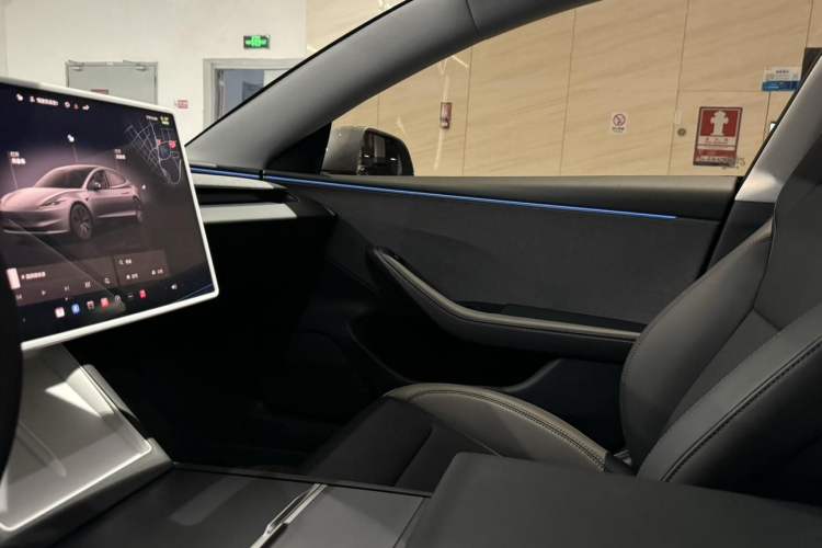 Used Tesla Model 3 2025 Rear-Wheel-Drive Version Interior 5