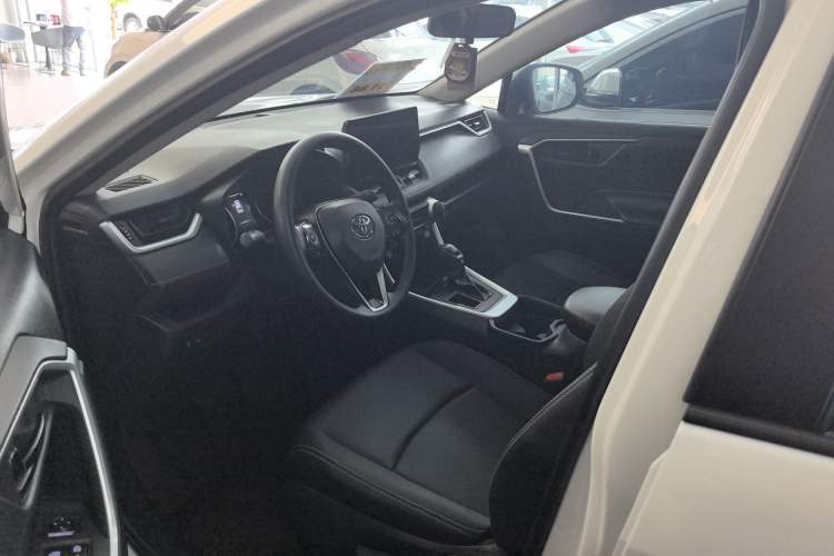 Used Toyota RAV4 2023 2.0L CVT Two-Wheel Drive Urban Edition Left Front Seat