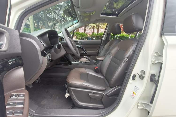 Used GAC Trumpchi GS4 2015 200T Manual Elite Edition Interior 1