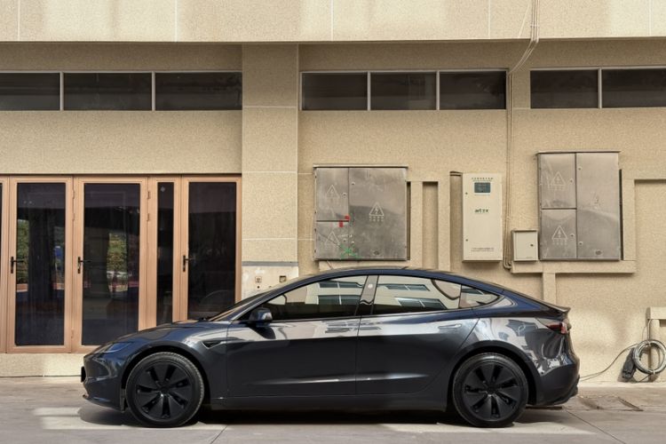 Used Tesla Model 3 2025 Rear-Wheel-Drive Version