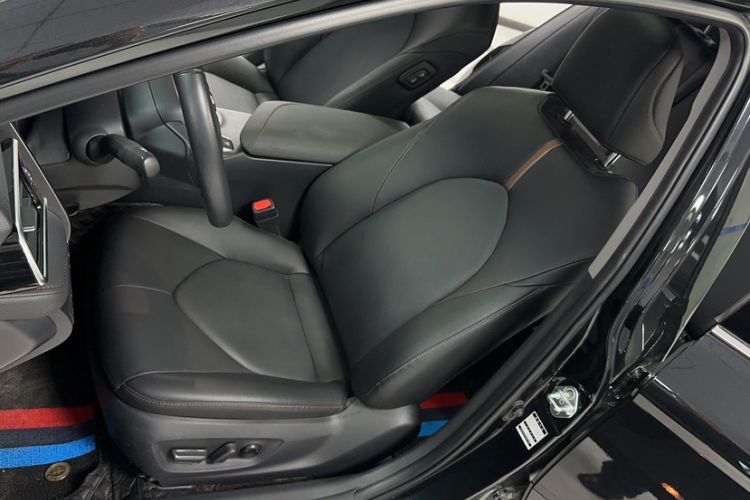 Used Toyota Camry 2023 2.0G Luxury Edition
