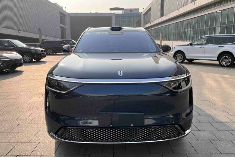 Used Hima AITO M8 2025 Model Pure Electric Max+ Six-Seat Four-Wheel-Drive Version
