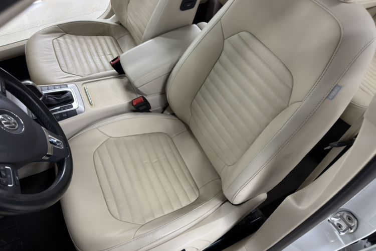 Used Volkswagen Magotan 2015 1.8TSI Advanced Model Interior 7