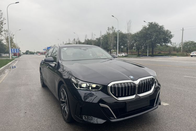 Used BMW i5 2024 eDrive 35L Luxury Model with M Sport Package