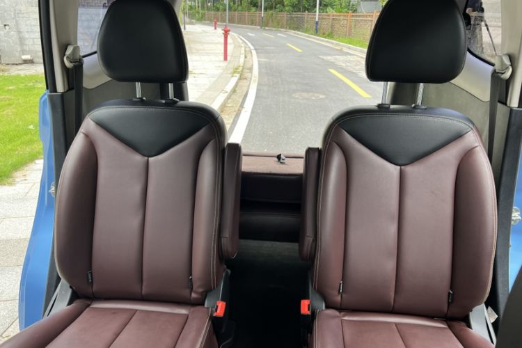 Used Venucia M50V 2019 1.6L CVT Luxury Edition
