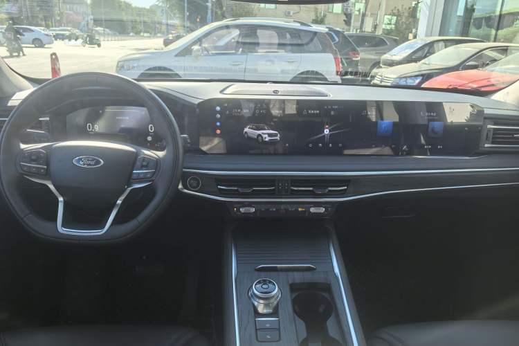 Used Ford Explorer 2024 2.3T EcoBoost Four-Wheel Drive Titanium Edition 6 Seats