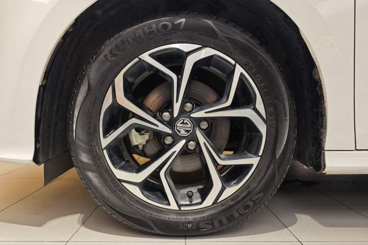 Used MG 5 2022 180 DVVT CVT Youth Luxury Edition
