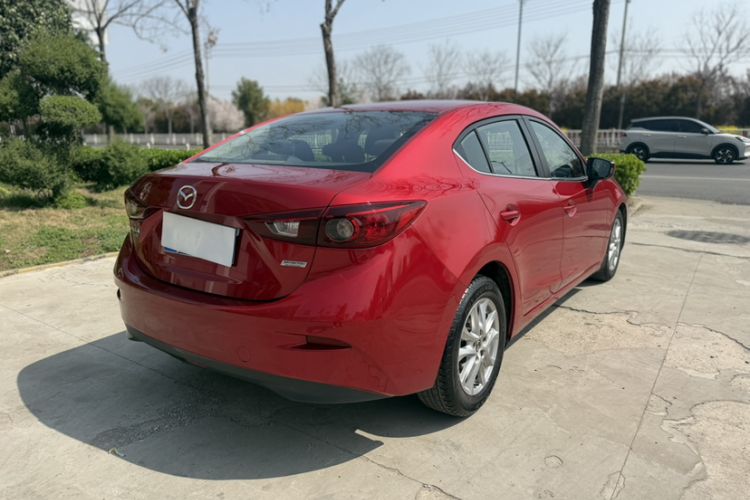 Used Mazda 3 Axela 2016 Sedan 1.5L Manual Comfort Model