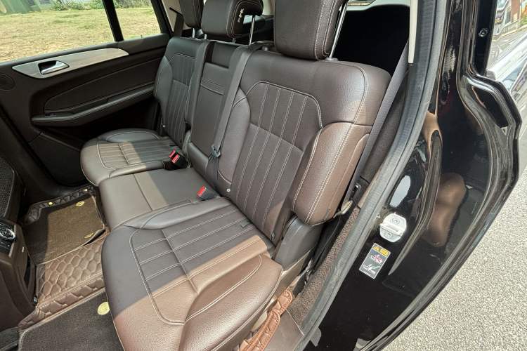 Used Mercedes-Benz GLS 2017 GLS 400 4MATIC Fashion Edition Interior 11