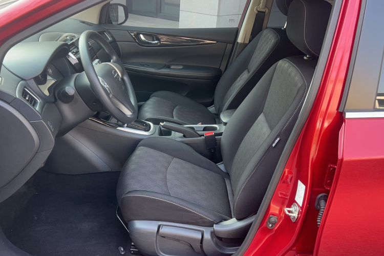 Used Nissan Tiida 2016 1.6L CVT Cool Dynamic Edition Interior 7