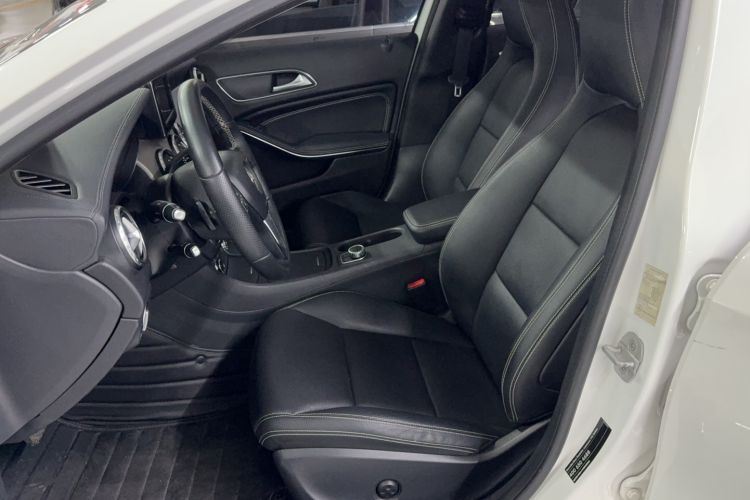 Used Mercedes-Benz GLA 2015 GLA 220 4MATIC Fashion Model Left Front Seat