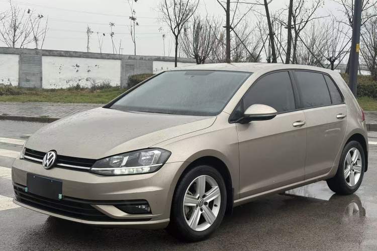 Used Volkswagen Golf 2018 1.6L Automatic Fashion Model
