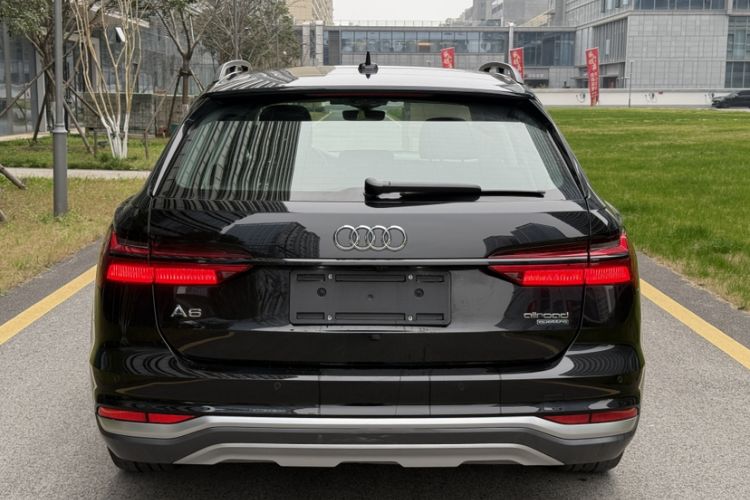 Used Audi A6 2023 allroad quattro 55 TFSI Prestige Off-Road Model